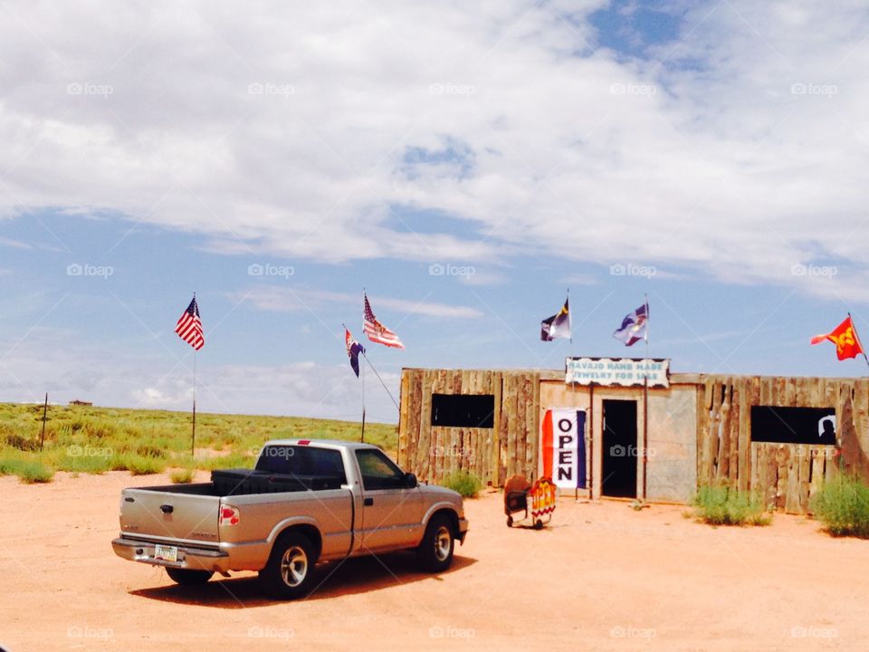 A indian store in the middle of the Monument national tribal park
