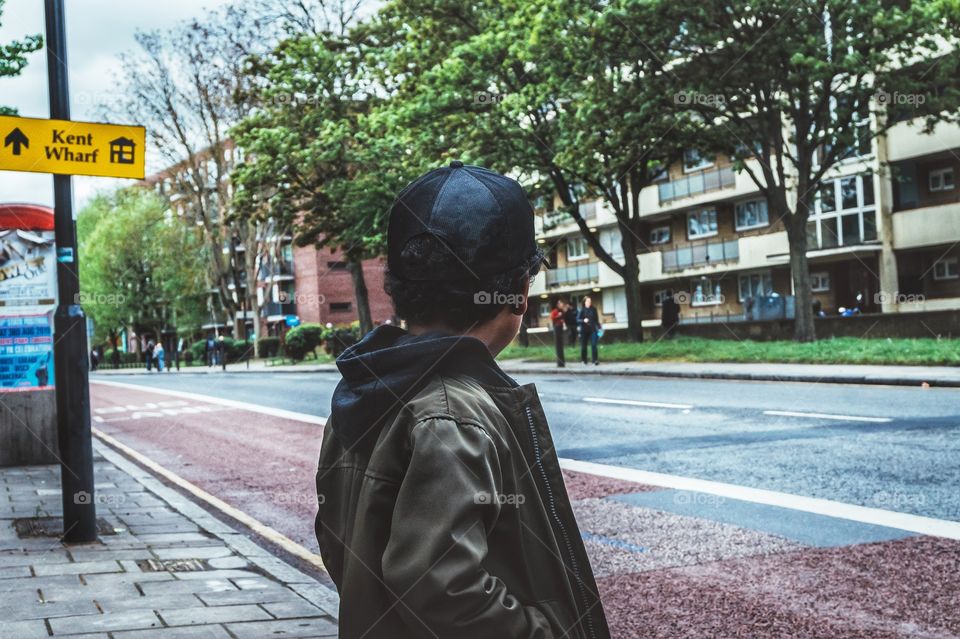 My son waiting for the runners at the London 2019 Marathon 