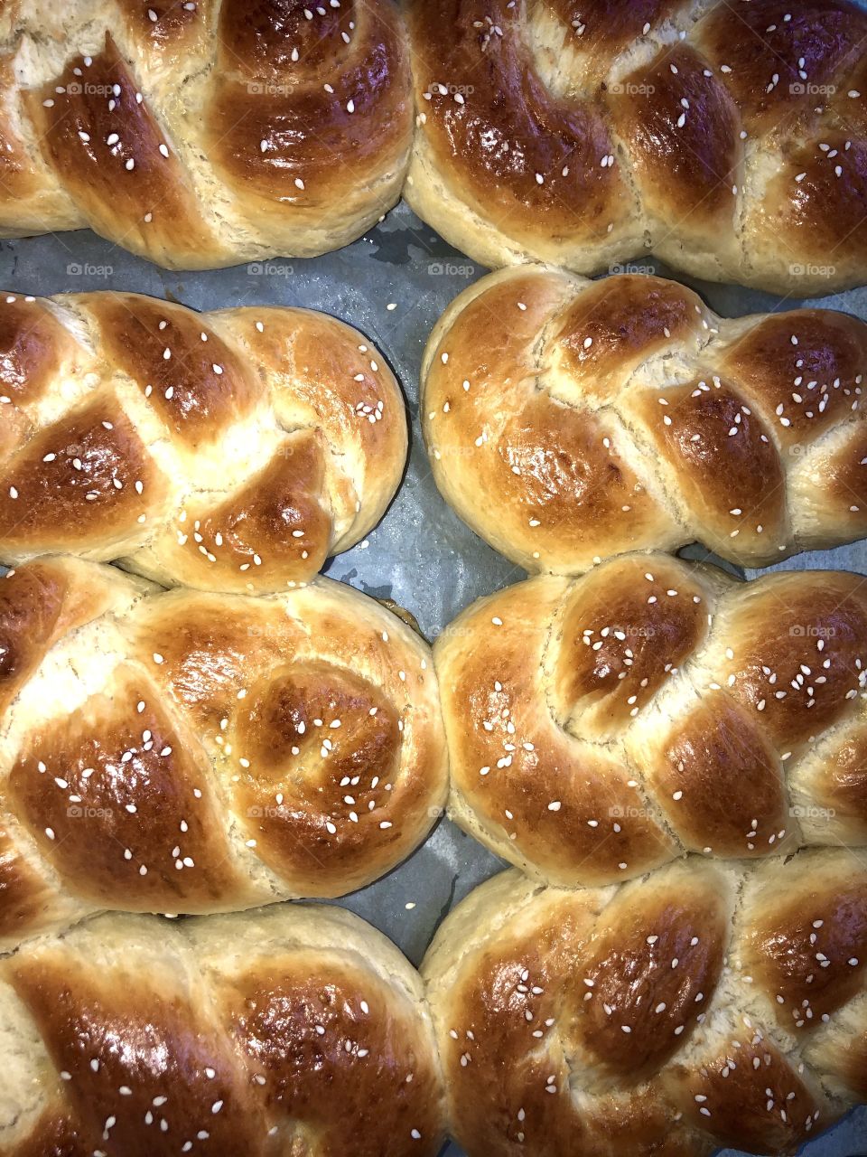 Hallah bread right from the oven smells yummy🍞