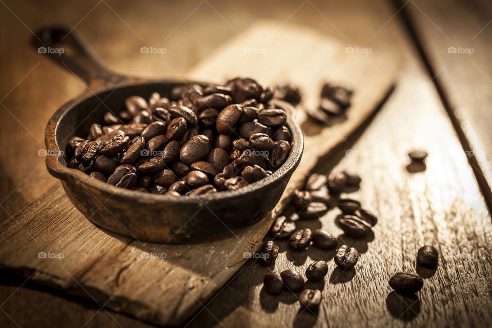 Roasted coffee beans