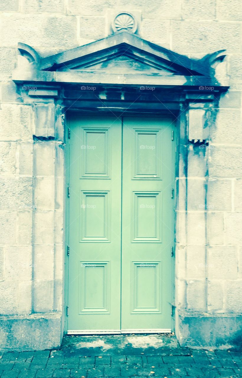 Green door 