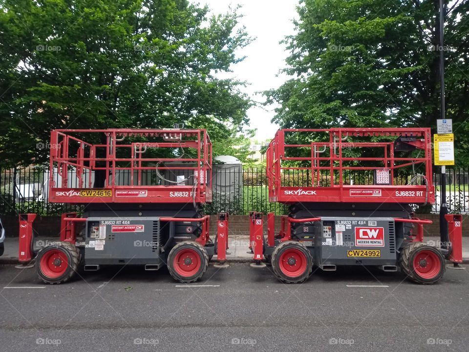 Scissor lift. Scissors Platform.