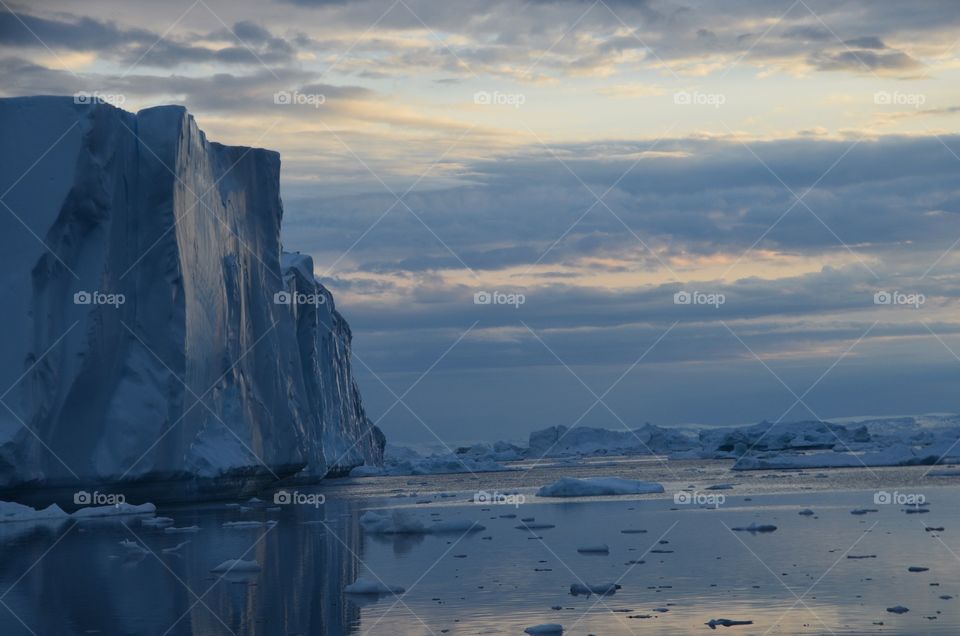 Midnight Sun Sailing Greenland