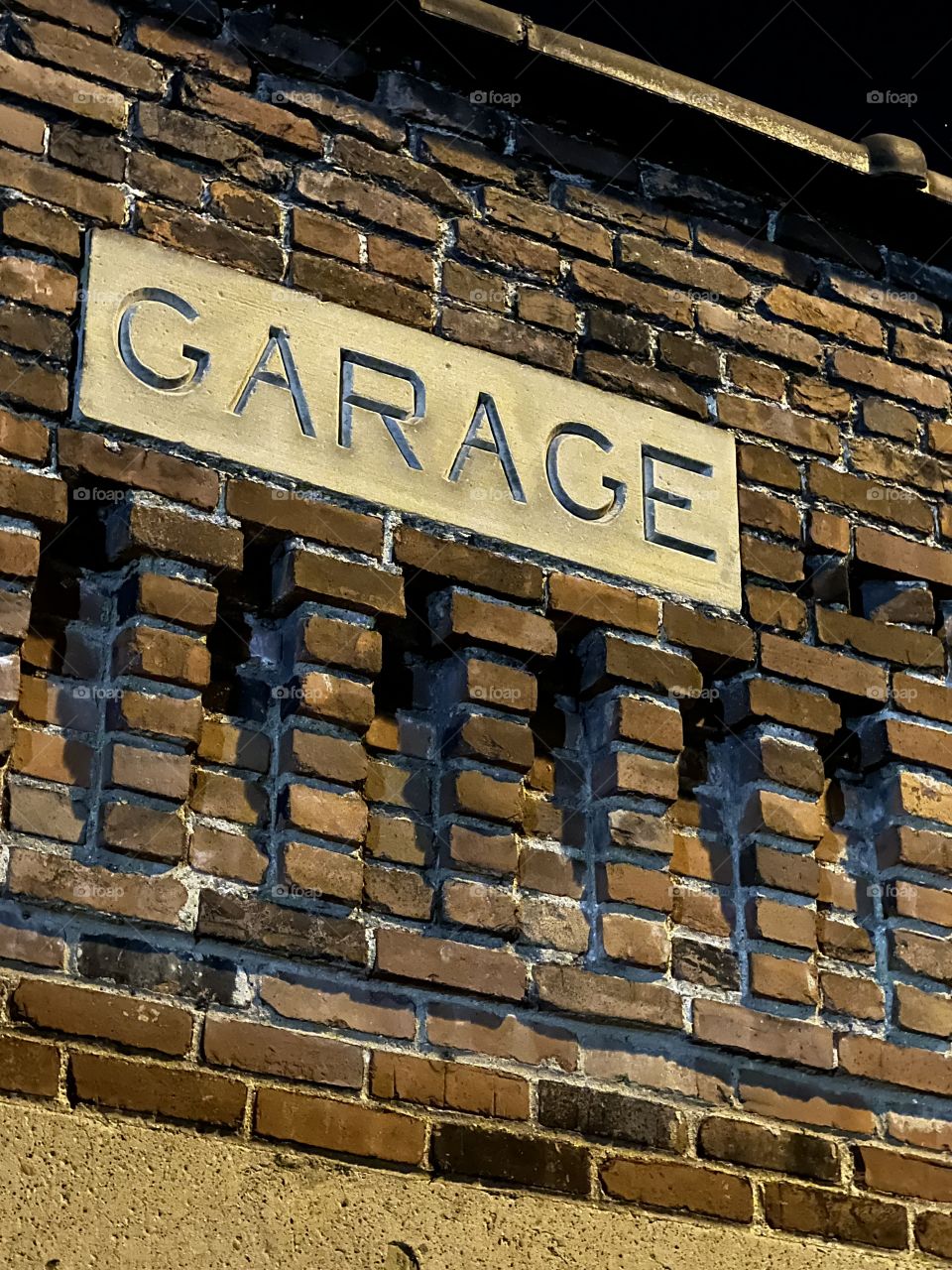 GARAGE 