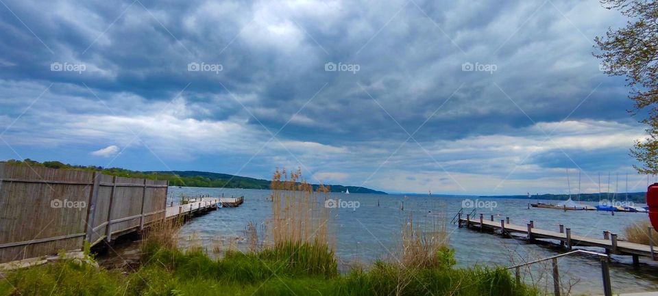 This is the “Starnberger See”, the lake by the small town of “Starnberg”, “Bavaria”. It became known as the location where king “Ludwig II” of Bavaria died or as rumor has it was assassinated. 2023. Hypnotic Productions