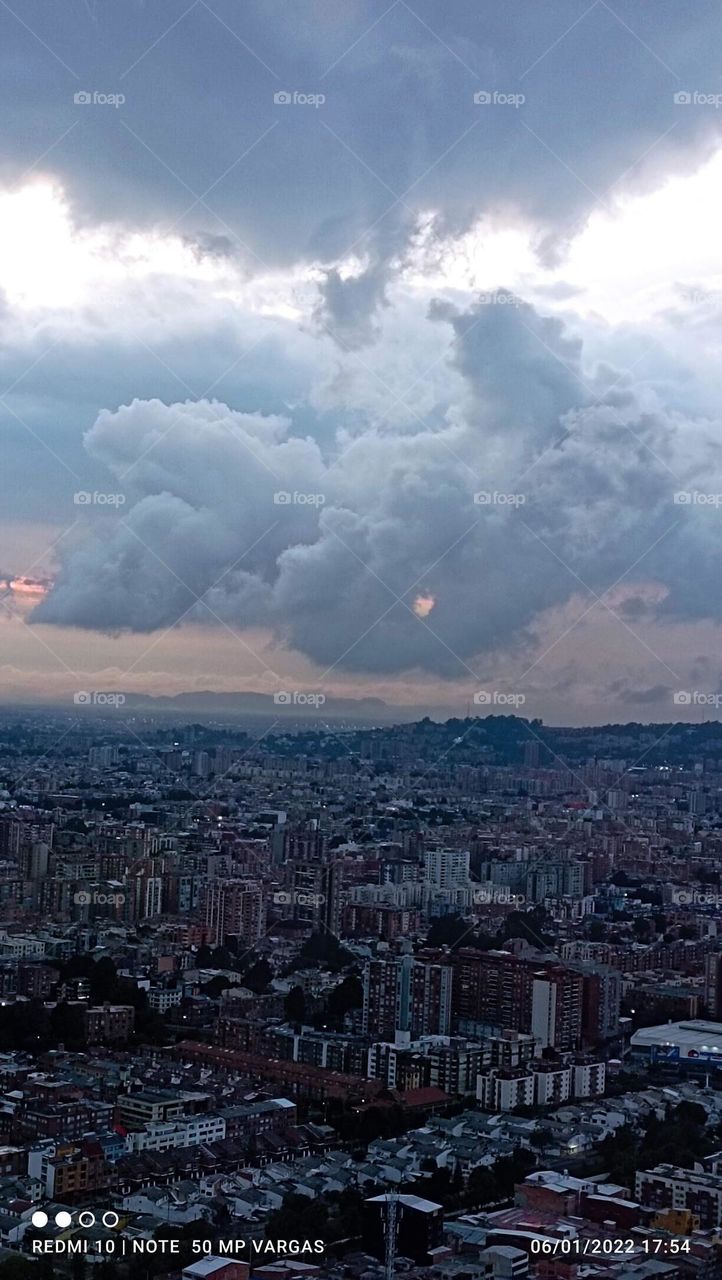 atardecer en la ciudad