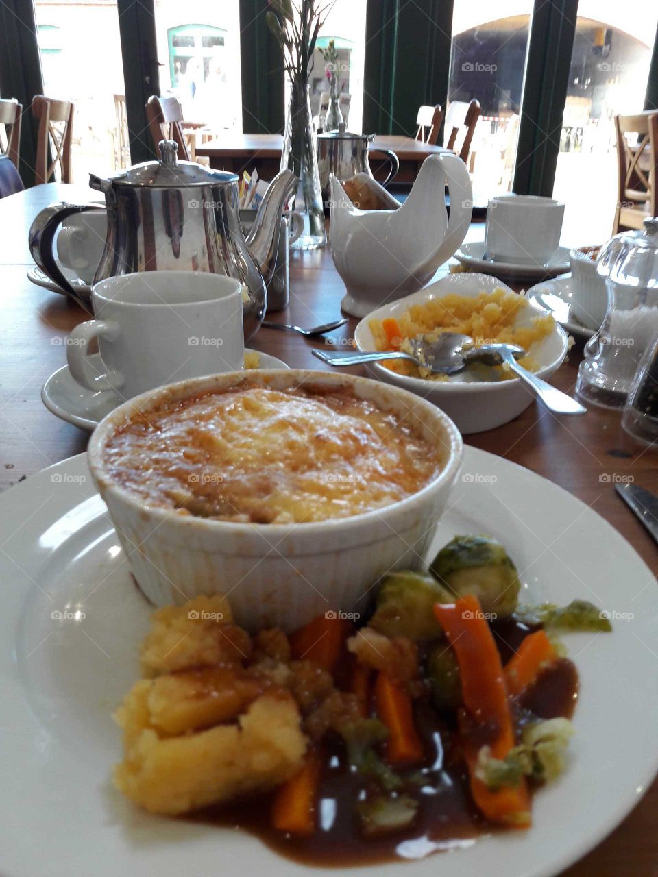 Cottage pie with vegetables and gravy