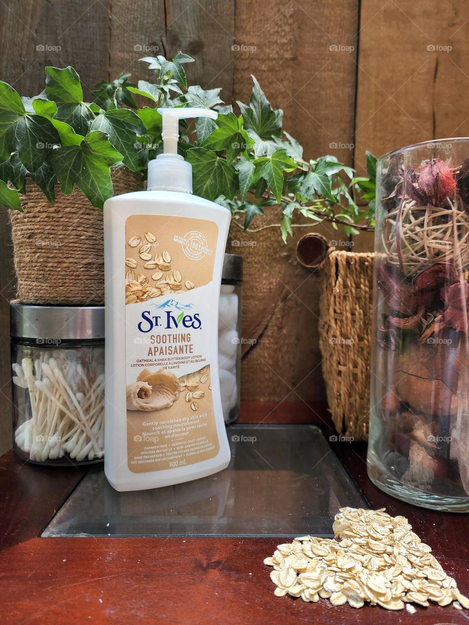 St. Ives soothing oatmeal & Shea butter body lotion