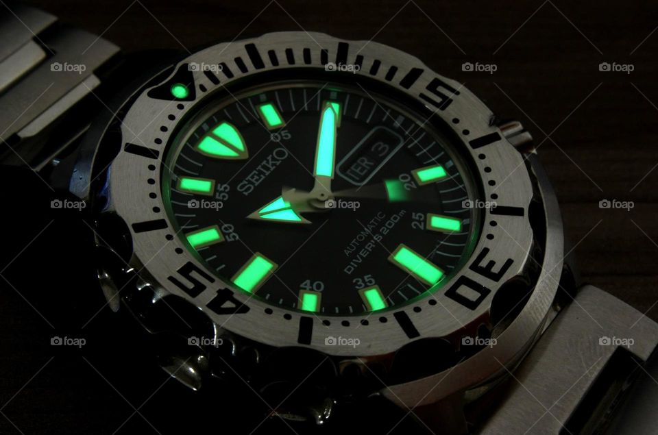 Seiko watch lume dark illumination dial monster diver automatic stainless steel beautiful contrast close up dive nice watch watches luxury functional design big view