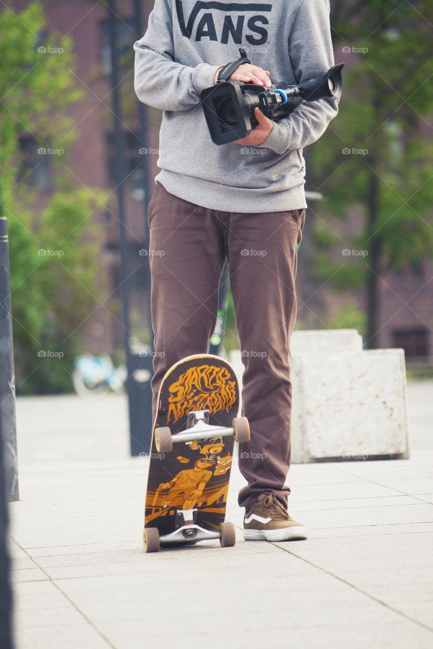 Skateboarding journalist!