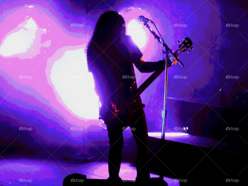 It's All About That Bass. The bassist of Alice in Chains, Mike Inez, does his Thang at the Hard Rock Hollywood (8/11/15).