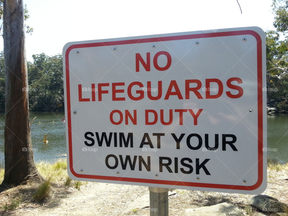 No lifeguards signage