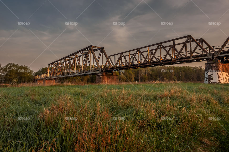 Most kolejowy na rzece Odra, Poland, Stany