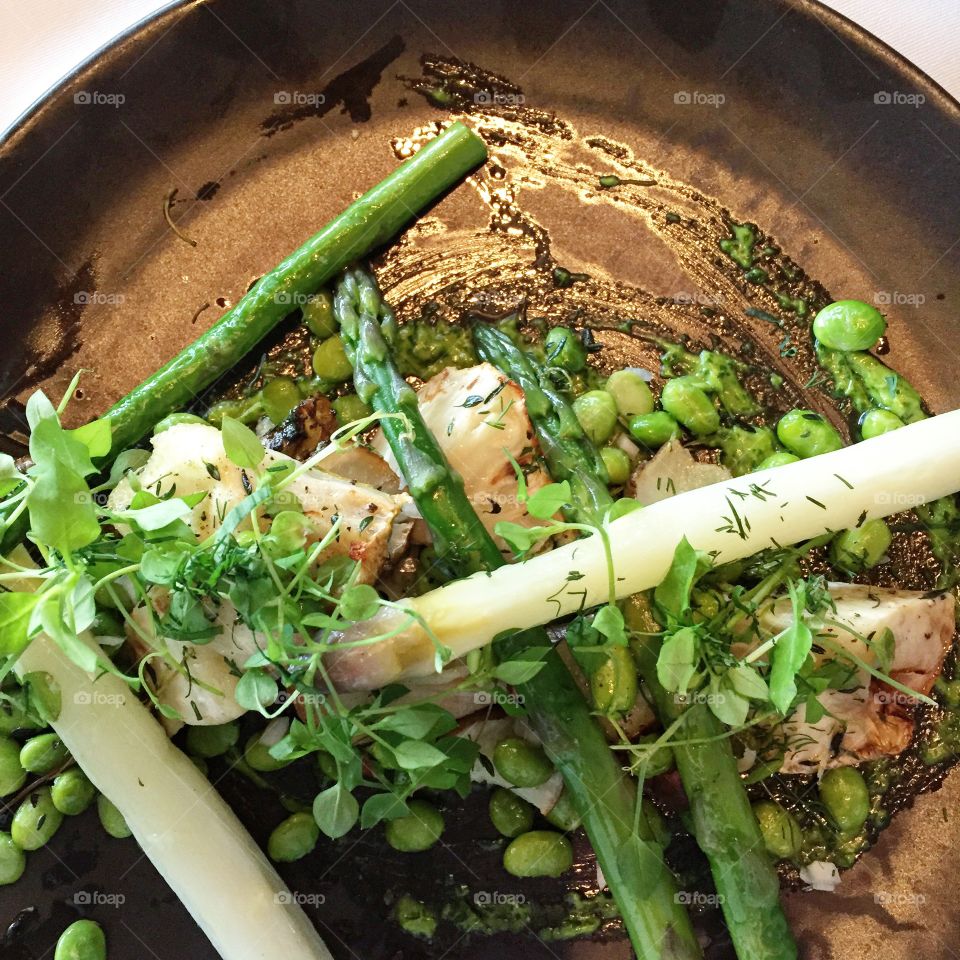 Gourmet dinner with asparagus 