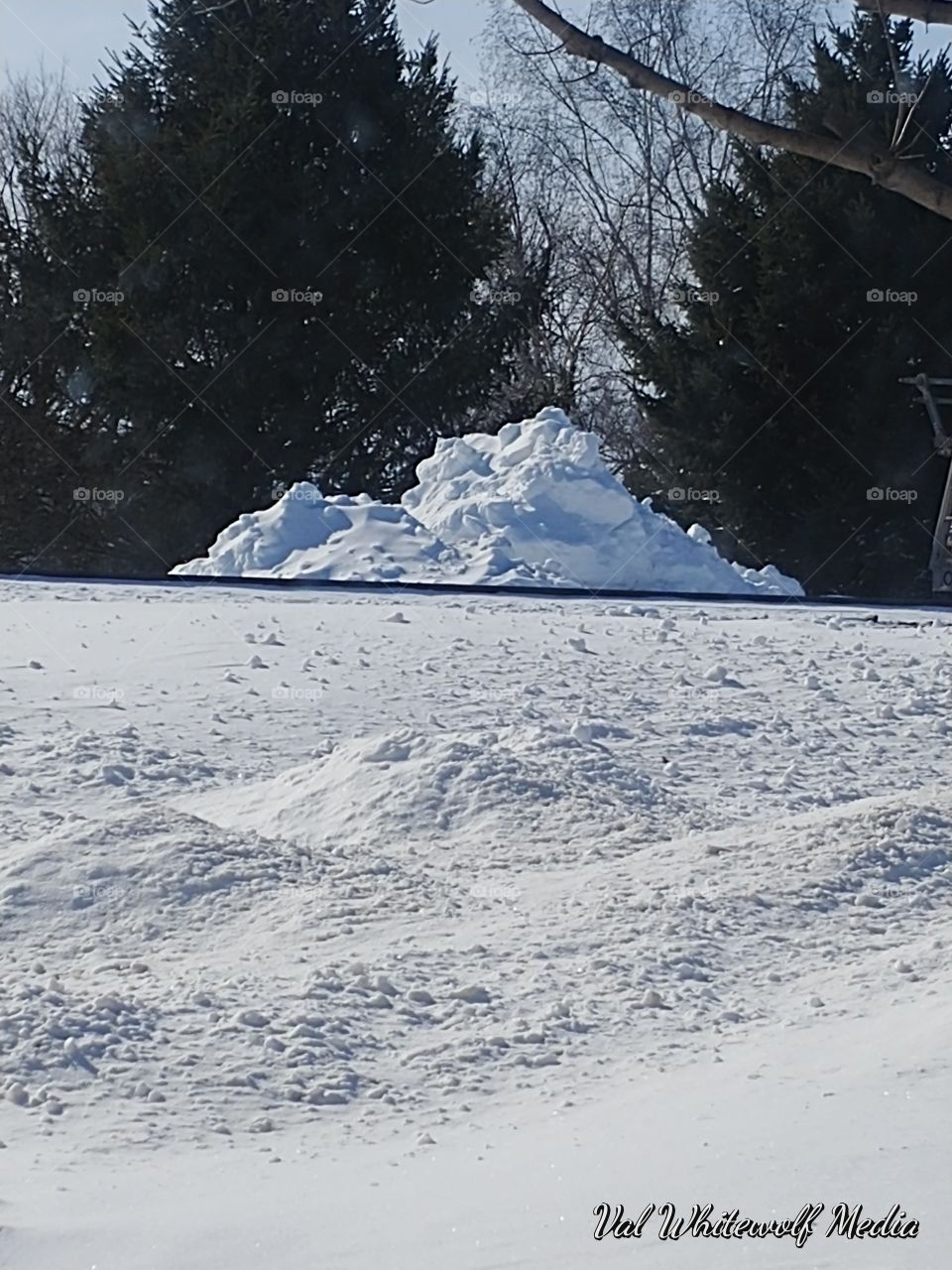 pile hill drift winter snow shovel