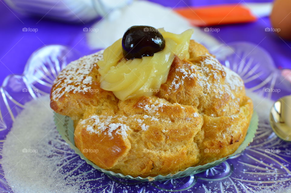 typical Neapolitan dessert with custard