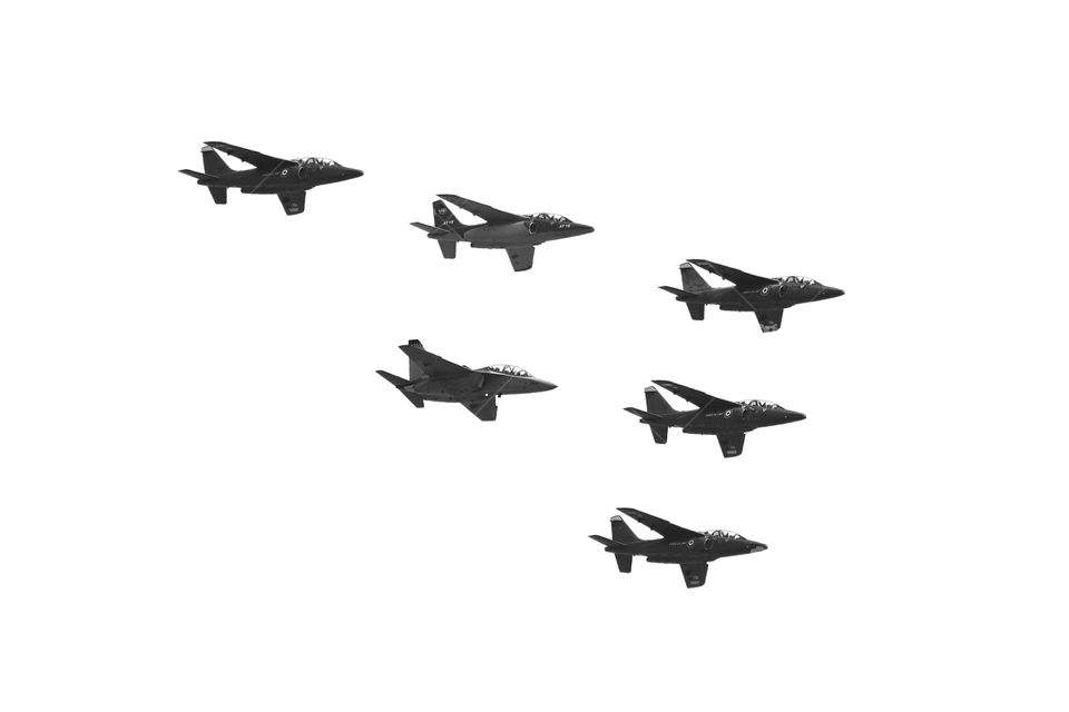 Six planes in the sky