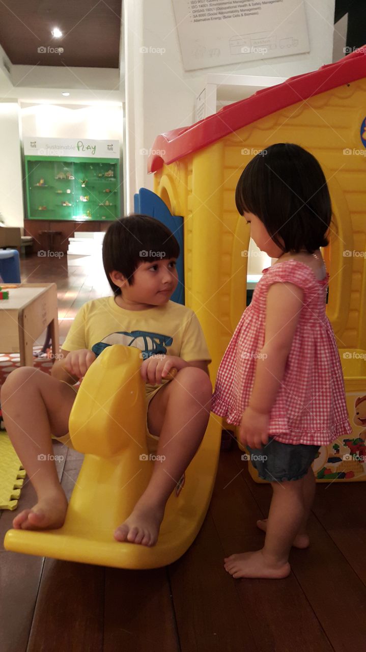 Cute kids at the kids club. Thithi meet a young Korean girl