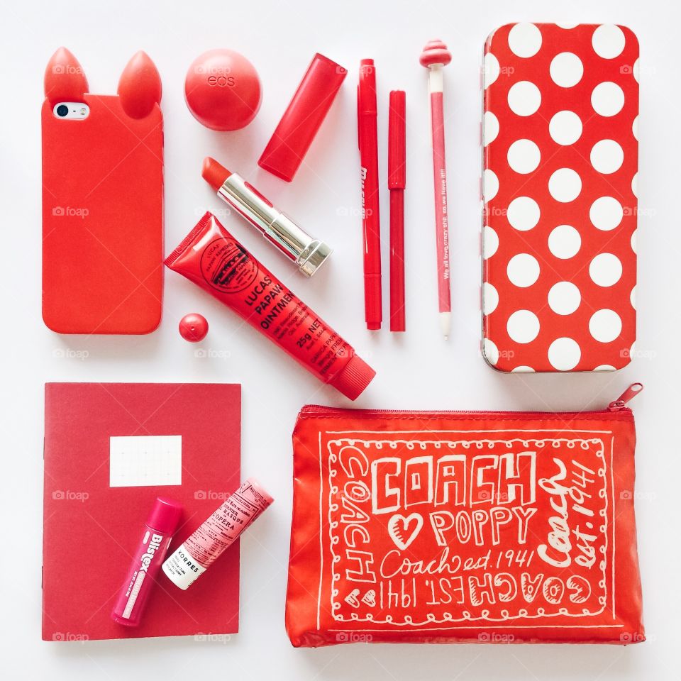 Awesome fashion flat lays with red items.