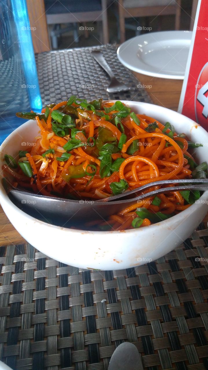 Chowmein at its best. Garlic Chowmein in Jaipur. I love Chowmein. A bowl of Chowmein.