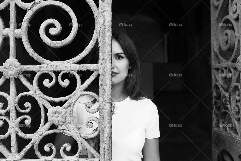 Black and white portrait of beautiful lady 