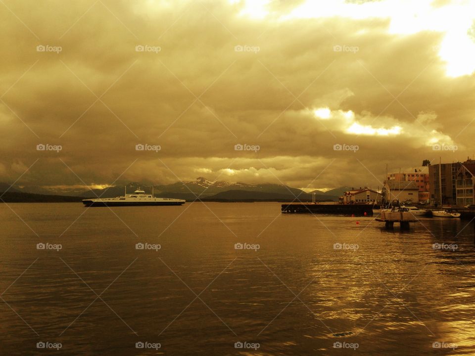 Molde golden hour. golden hour in Molde