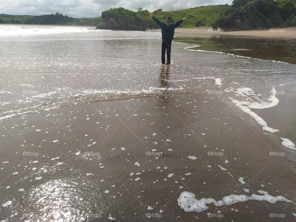 Small Wave and Rip Current in Serang Beach