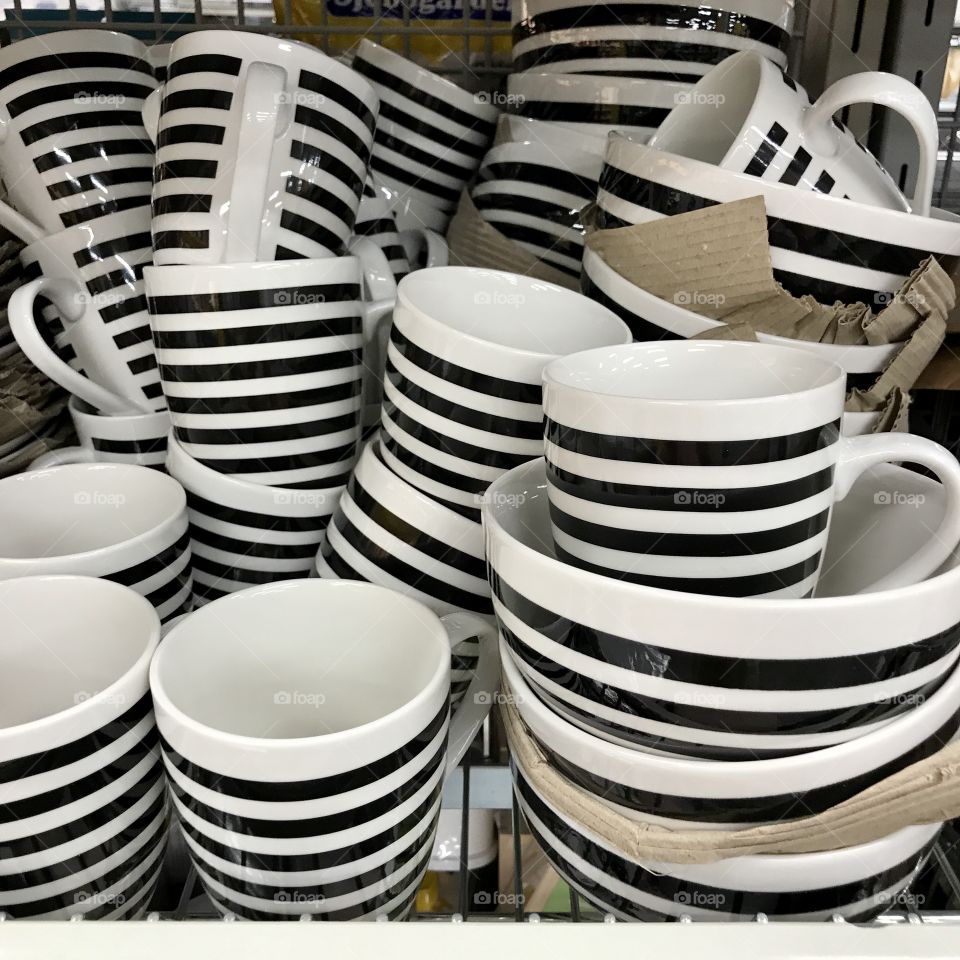 Black and white cups and bowls