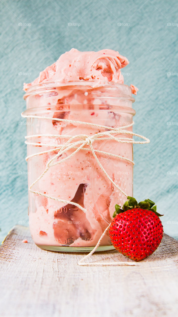 strawberry ice cream