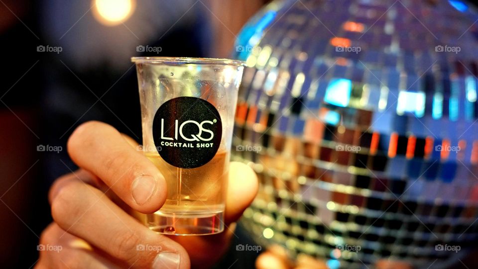 Liqs