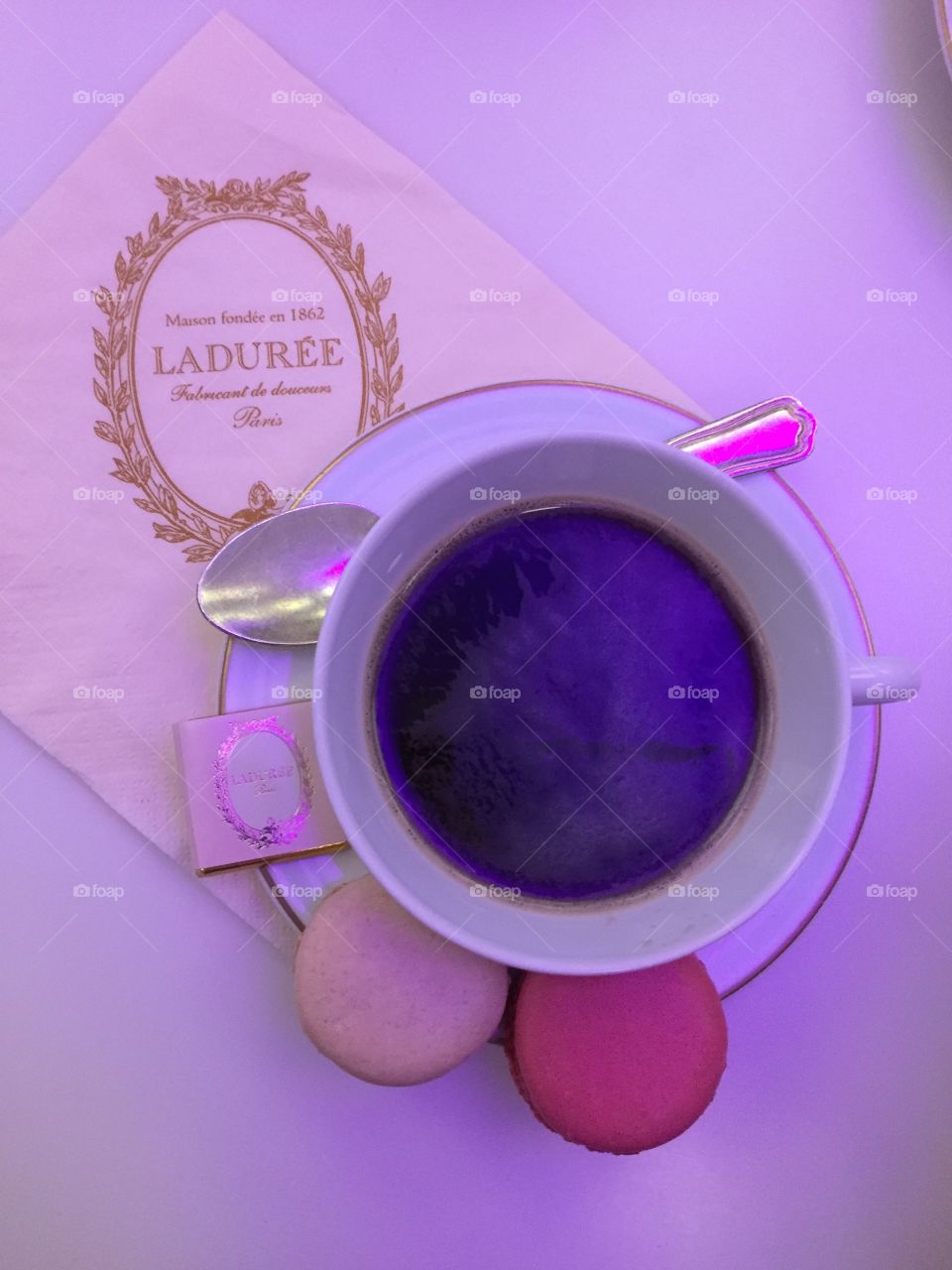 Coffee and macarons 