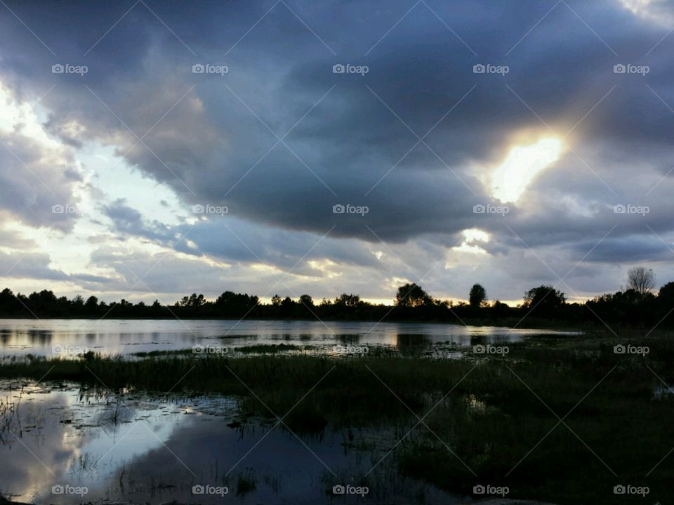 beauty in the purest form. sun through clouds