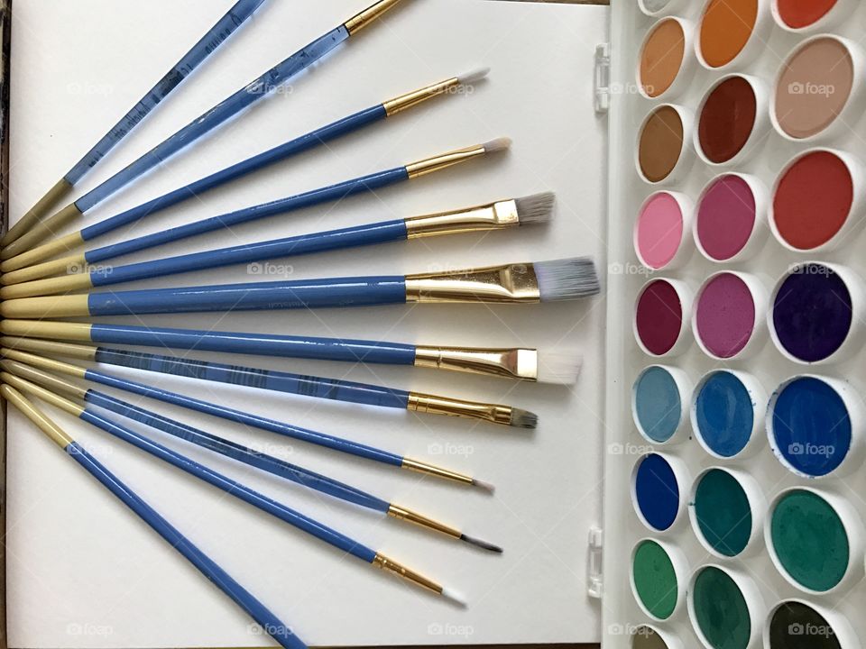 Paintbrush and color palette 