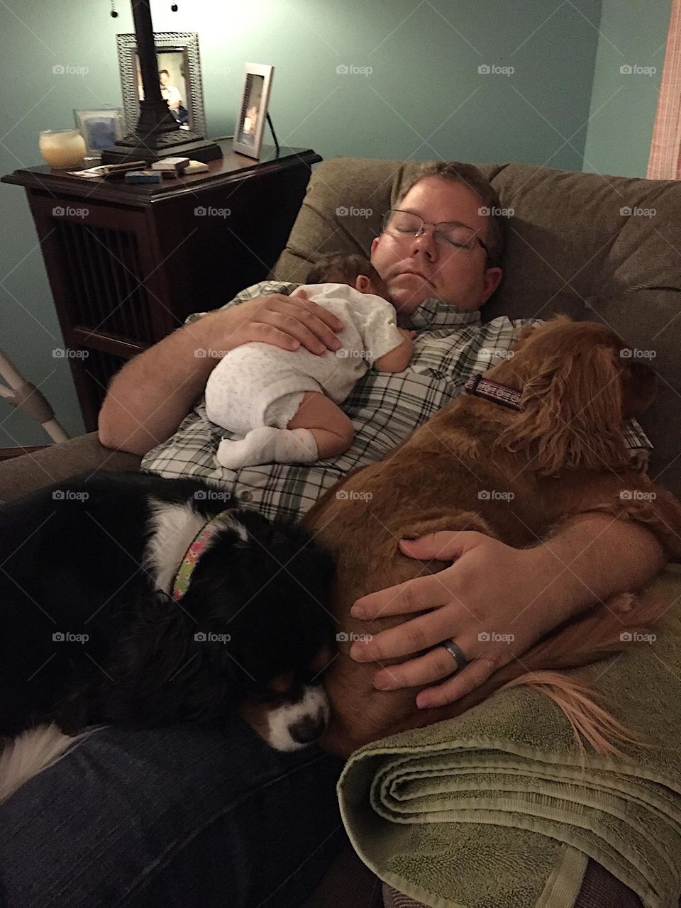 An exhausted dad during the first days of fatherhood 