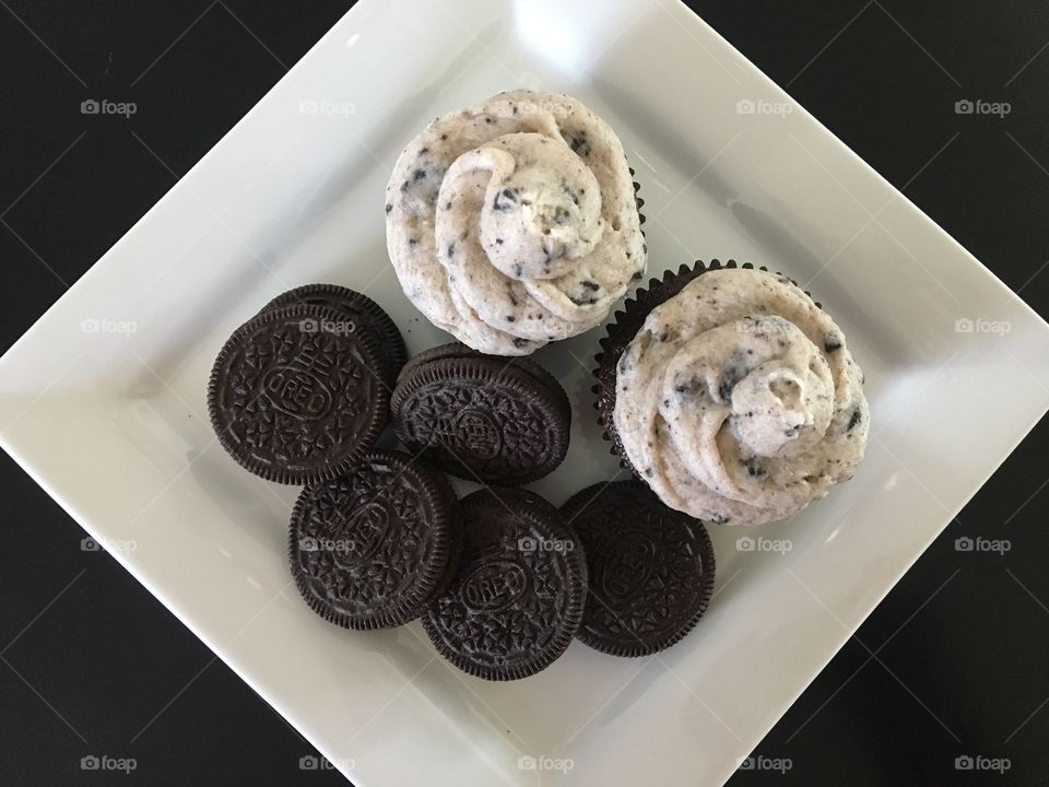 Cookies and Cream Cupcakes 