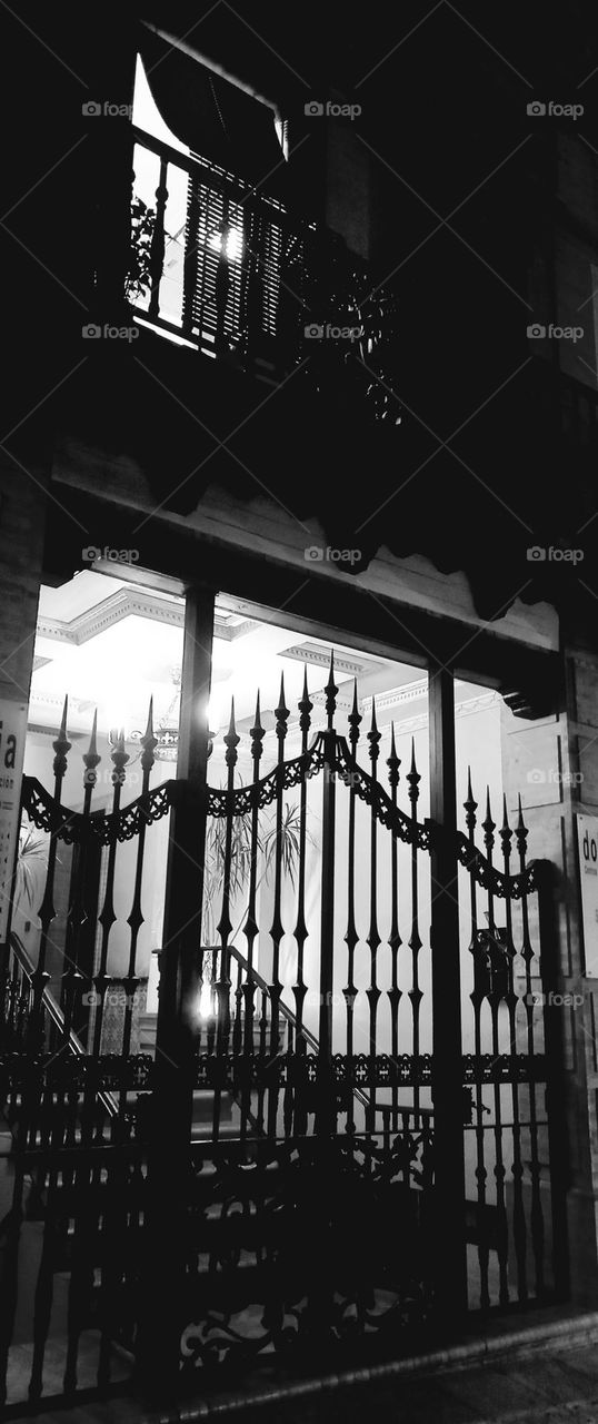 Entrada a portal edificio vintage