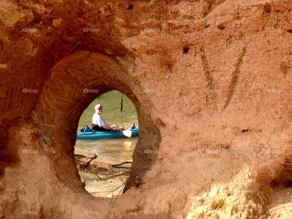 The Peek-a-Boo Paddler