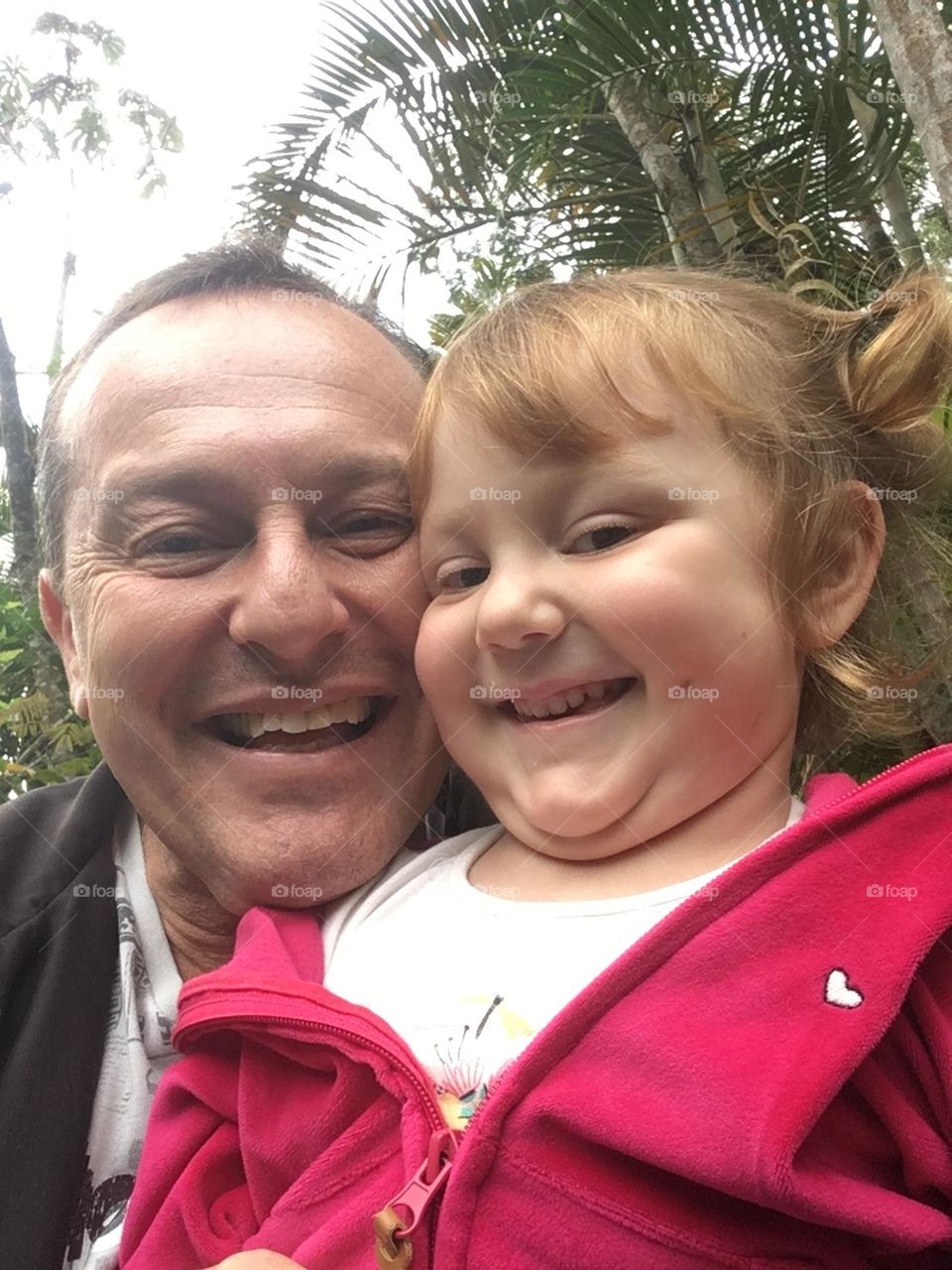 🇺🇸 My daughter Estela is my reason for living!  With your sweet smile, fatherhood is my meaning. / 🇧🇷 Minha filha Estela é a razão do meu viver! Com seu doce sorriso, a paternidade é o meu sentido.