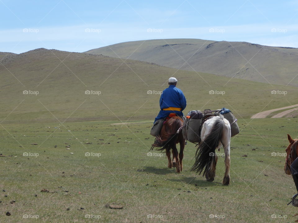 crossing Mongolia by horse