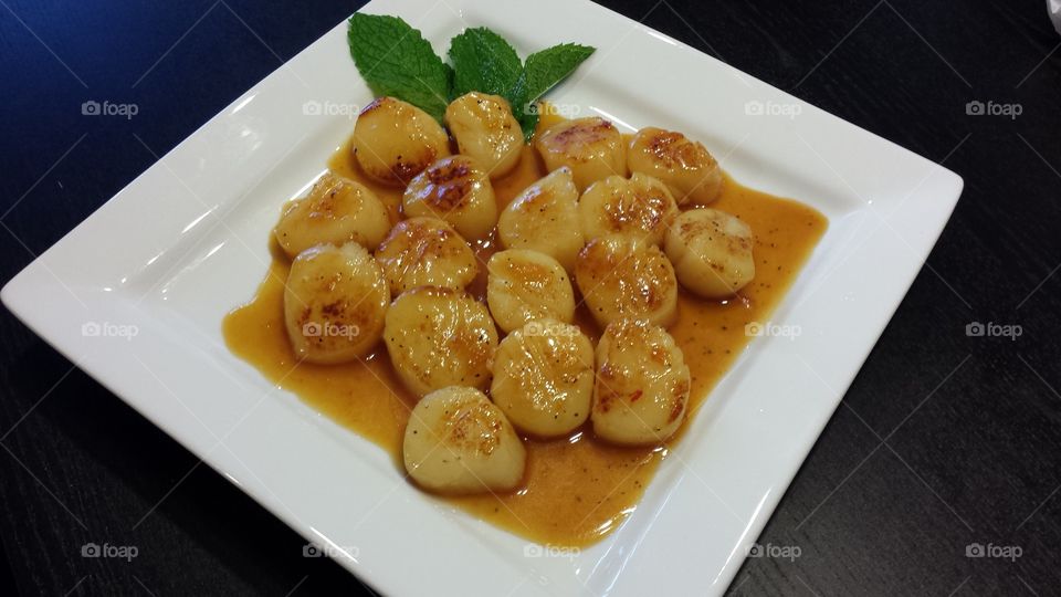 scallops in butter sauce