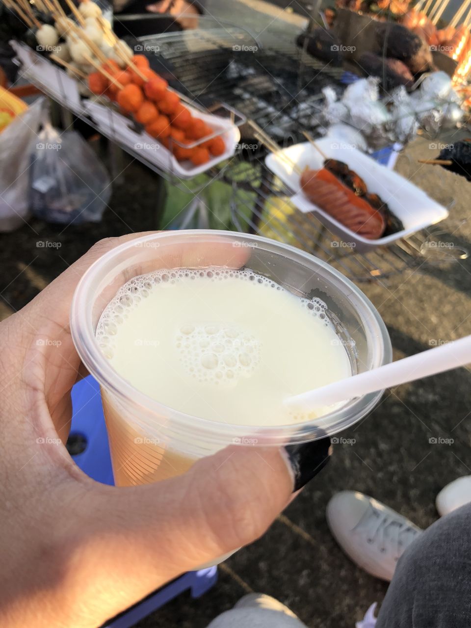 Hot soy milk. When you come to Dalat to travel, you cannot ignore this drink. Da Lat has many delicious dishes and attracts tourists. This place is favored with cool and fresh air. The people are peaceful and gentle