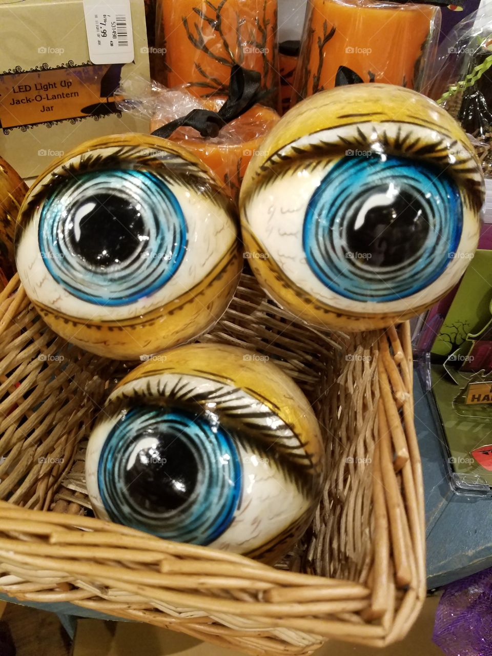 Got my Eyes on you!