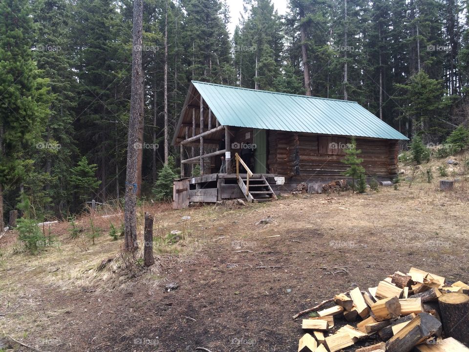 Log cabin in the scenic Kamloops wilderness! 