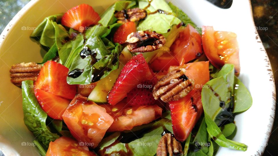 Green salad with strawberry