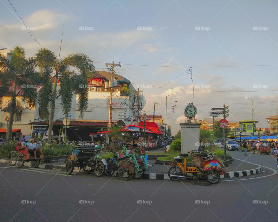 Jogja Istimewa,  just come and you will know that this place very lovely. 

Location 👉 Malioboro, Yogyakarta, Indonesia