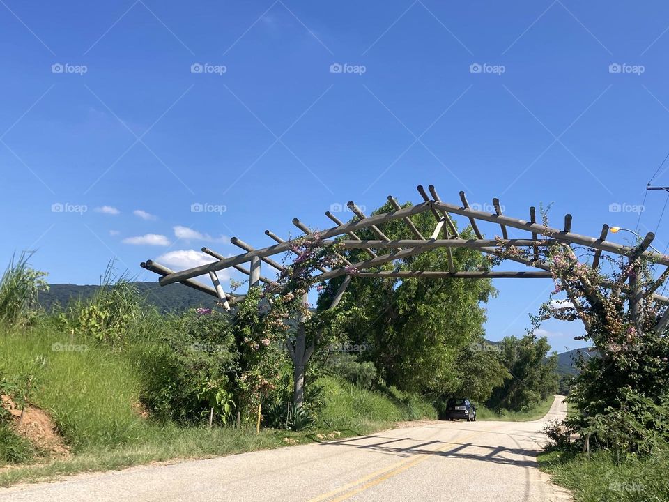 O "Caminho para a Serra da Ermida", que faz parte da Serra do Japi, estava bonito (e quente hoje à tarde).

Olhe só que visual inspirador: