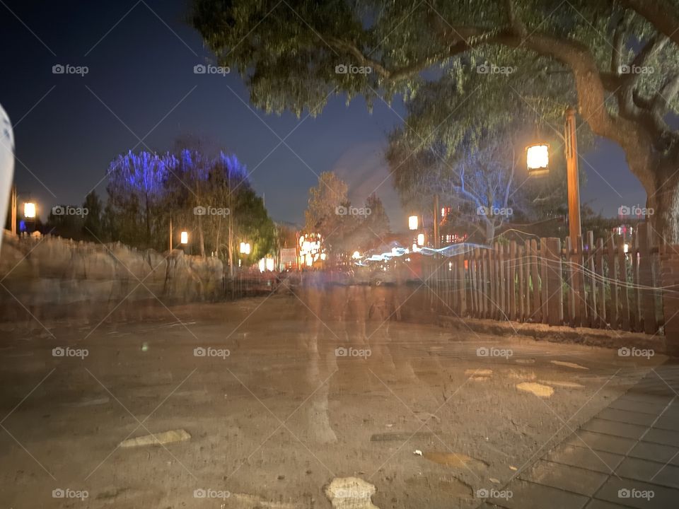 Crowded walkway at Magic Kingdom 