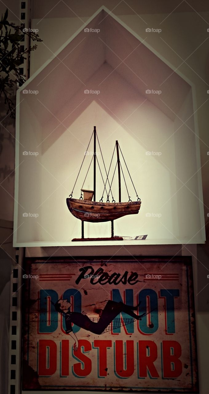 Relaxed sailing. Relaxing sailing