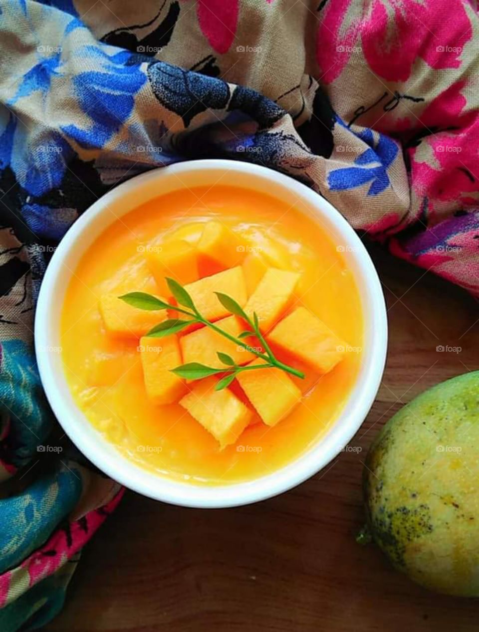 delicious mango custard pudding .