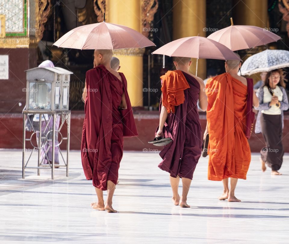 Little monks at Shwedagon